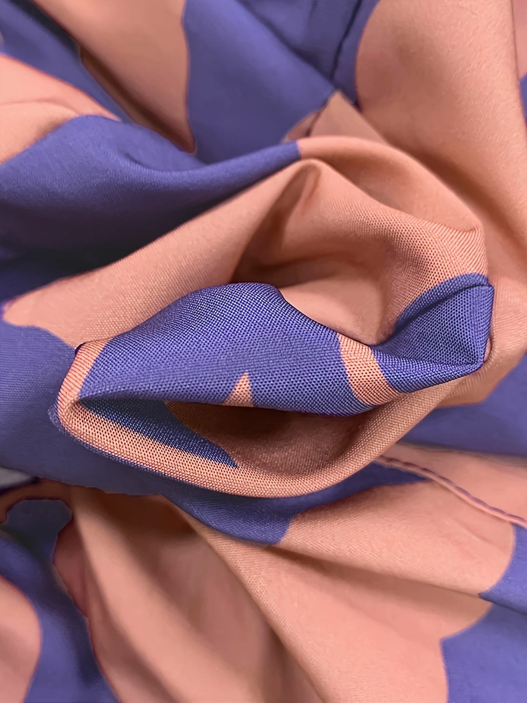 Beatrix - Elegantes Blumenmuster-Kleid mit Revers