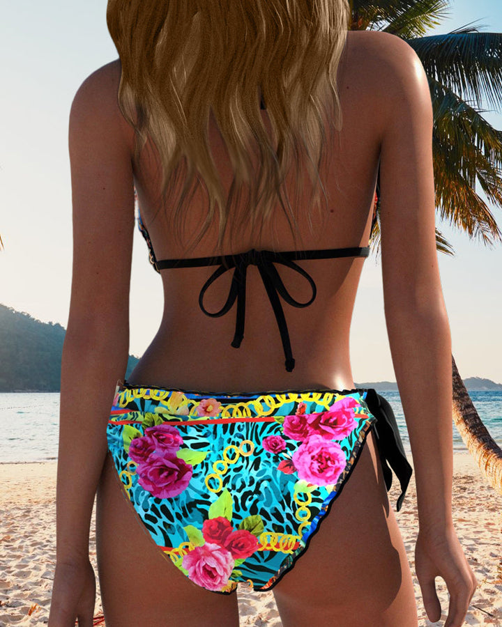 Verführerischer Neckholder-Bikini mit Schnürdetails