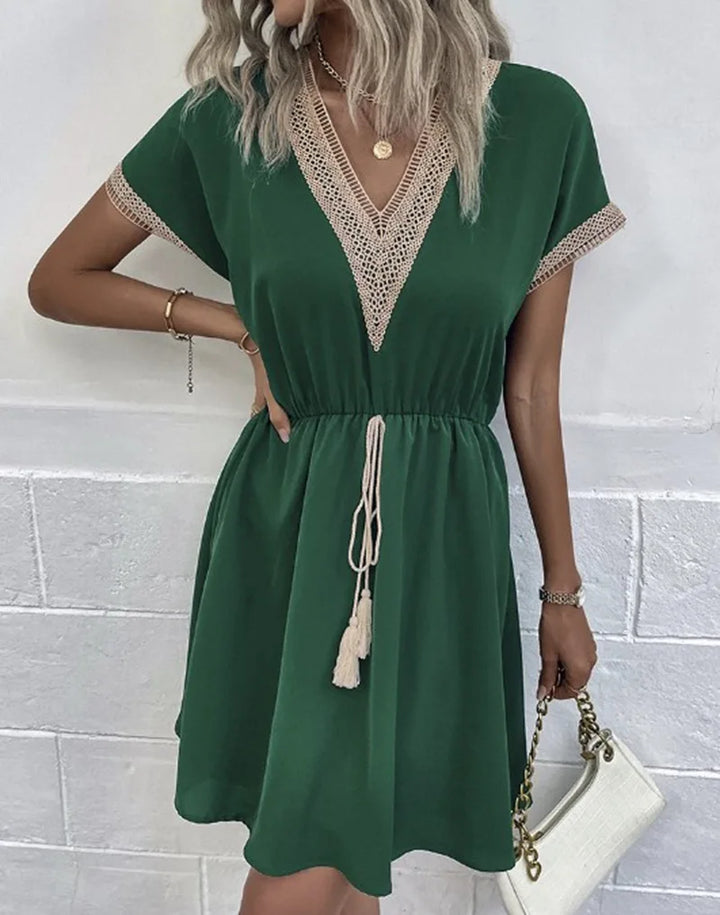 Josephine - Boho-Chic Kleid mit V-Ausschnitt und Taillengürtel