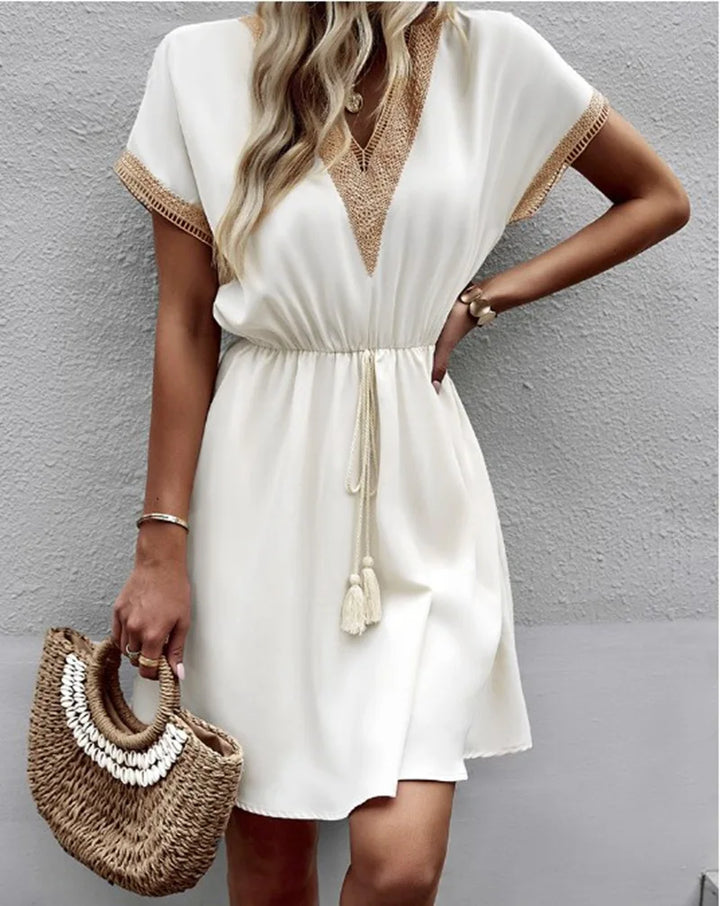 Josephine - Boho-Chic Kleid mit V-Ausschnitt und Taillengürtel