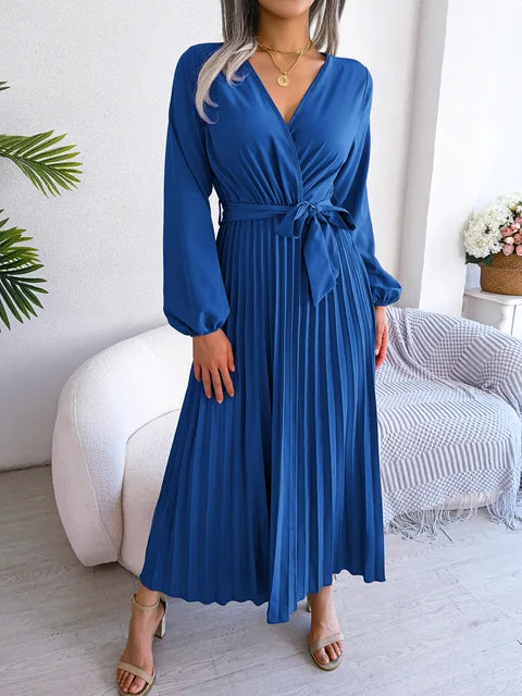 Azara - Elegantes Maxikleid mit Falten und Spitzenakzenten