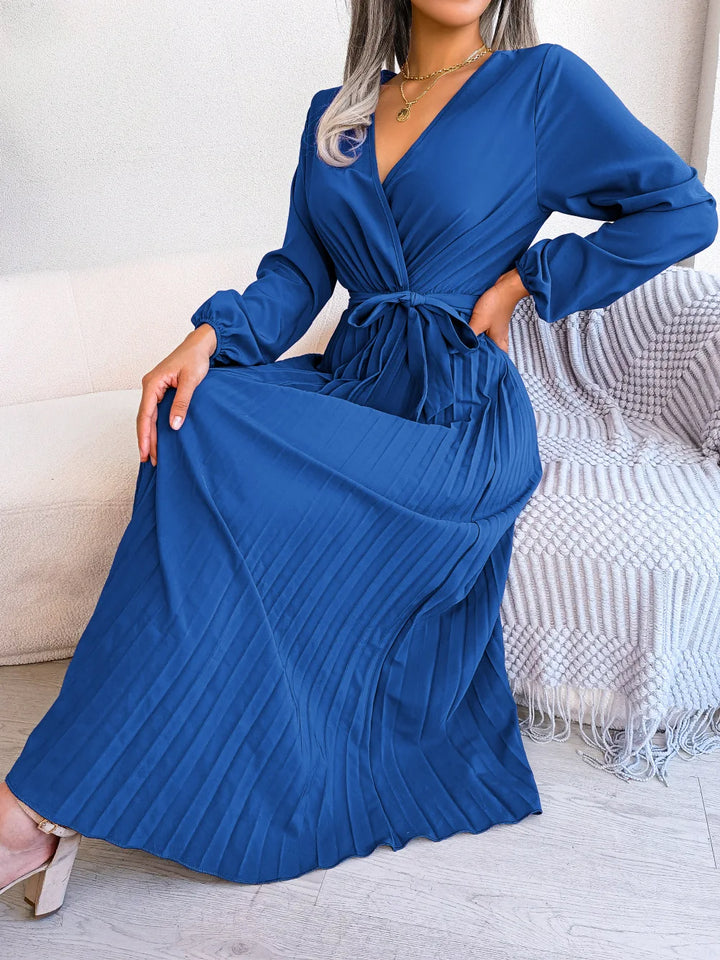 Azara - Elegantes Maxikleid mit Falten und Spitzenakzenten