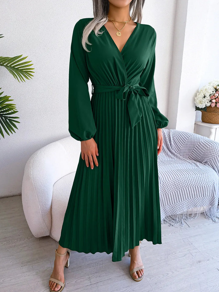 Azara - Elegantes Maxikleid mit Falten und Spitzenakzenten