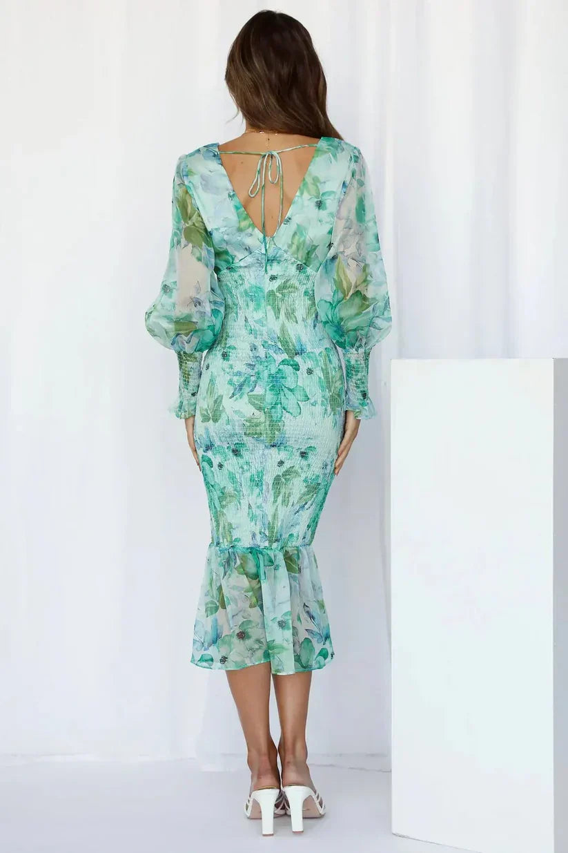 Amara | Leuchtendes Blumen-Kleid