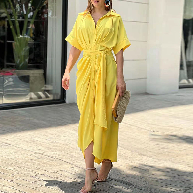 Fern - Hochtailliertes Kleid mit Eleganten Schwebekragen