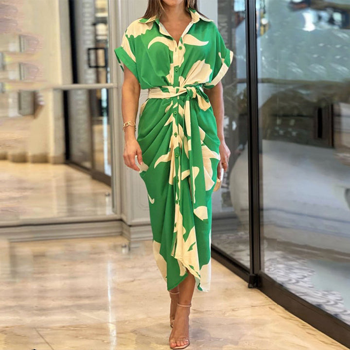 Fern - Hochtailliertes Kleid mit Eleganten Schwebekragen